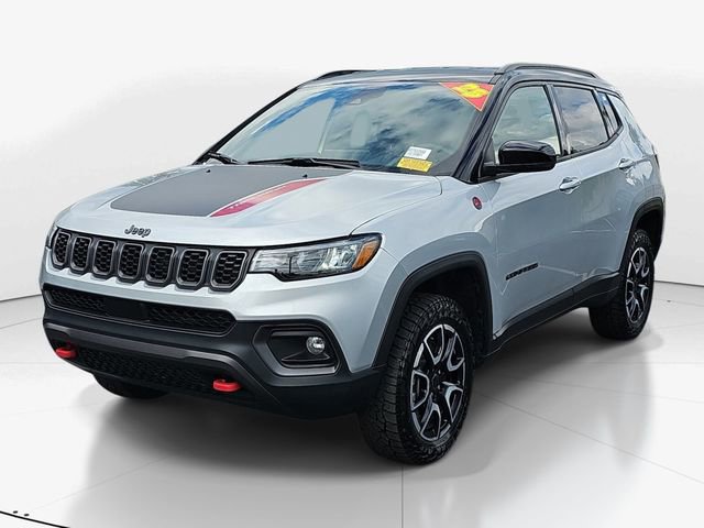 Used 2025 Jeep Compass Trailhawk AWD/4WD image 7