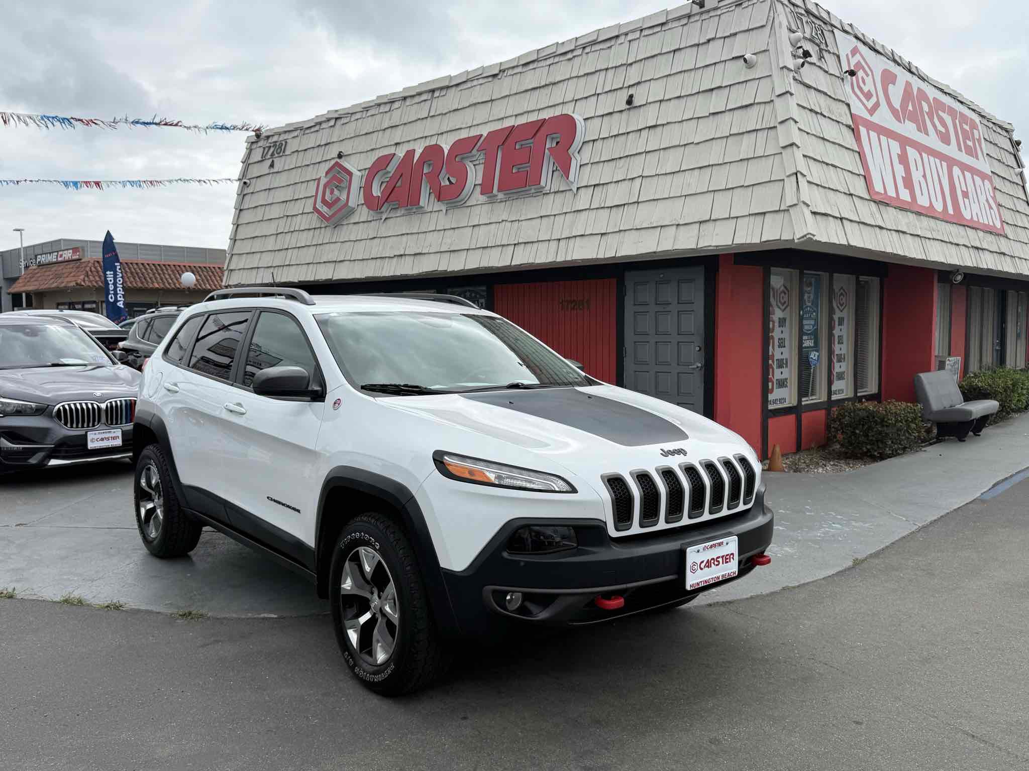 Used 2018 Jeep Cherokee Trailhawk image 2