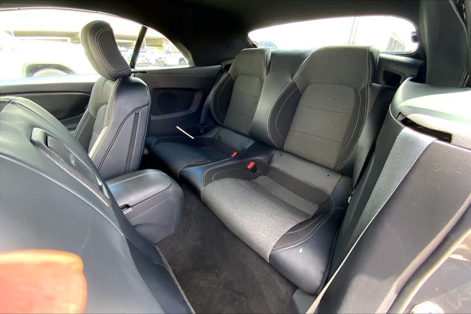 Used 2025 Ford Mustang Convertible RWD image 28