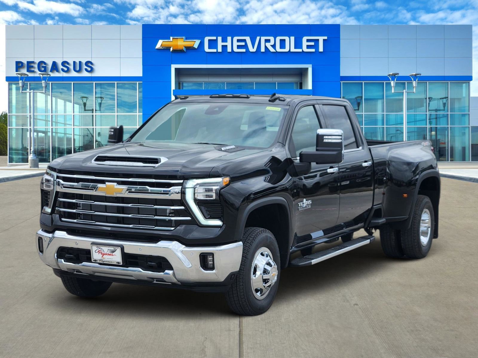 New 2026 Chevrolet Silverado 3500 LTZ w/ LTZ Texas Edition video 2