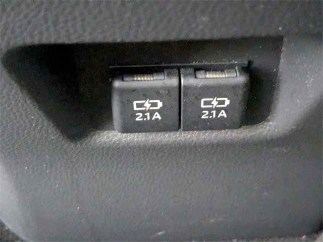 Used 2019 Toyota RAV4 Limited image 26