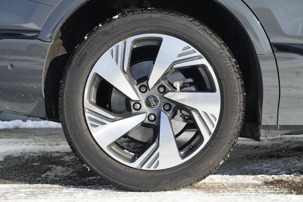 Used 2025 Audi Q6 e-tron Premium Plus w/ Premium Plus image 11