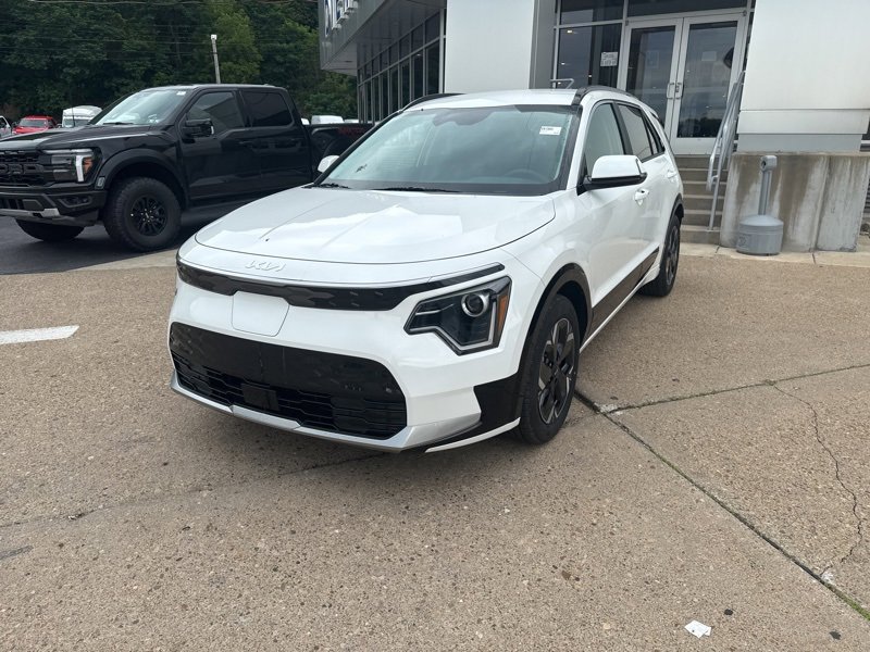 New 2025 Kia Niro Wind w/ Wind Preserve Package image 3