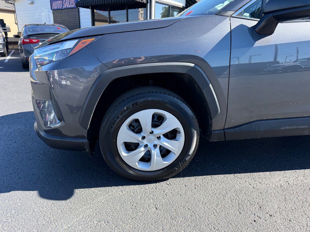 Used 2024 Toyota RAV4 LE image 12