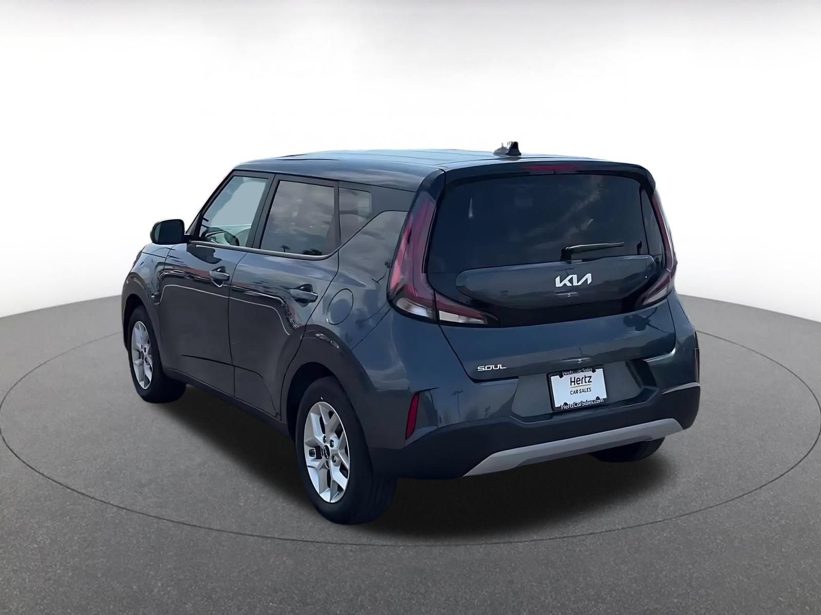 Used 2025 Kia Soul LX w/ LX Technology Package FWD image 9