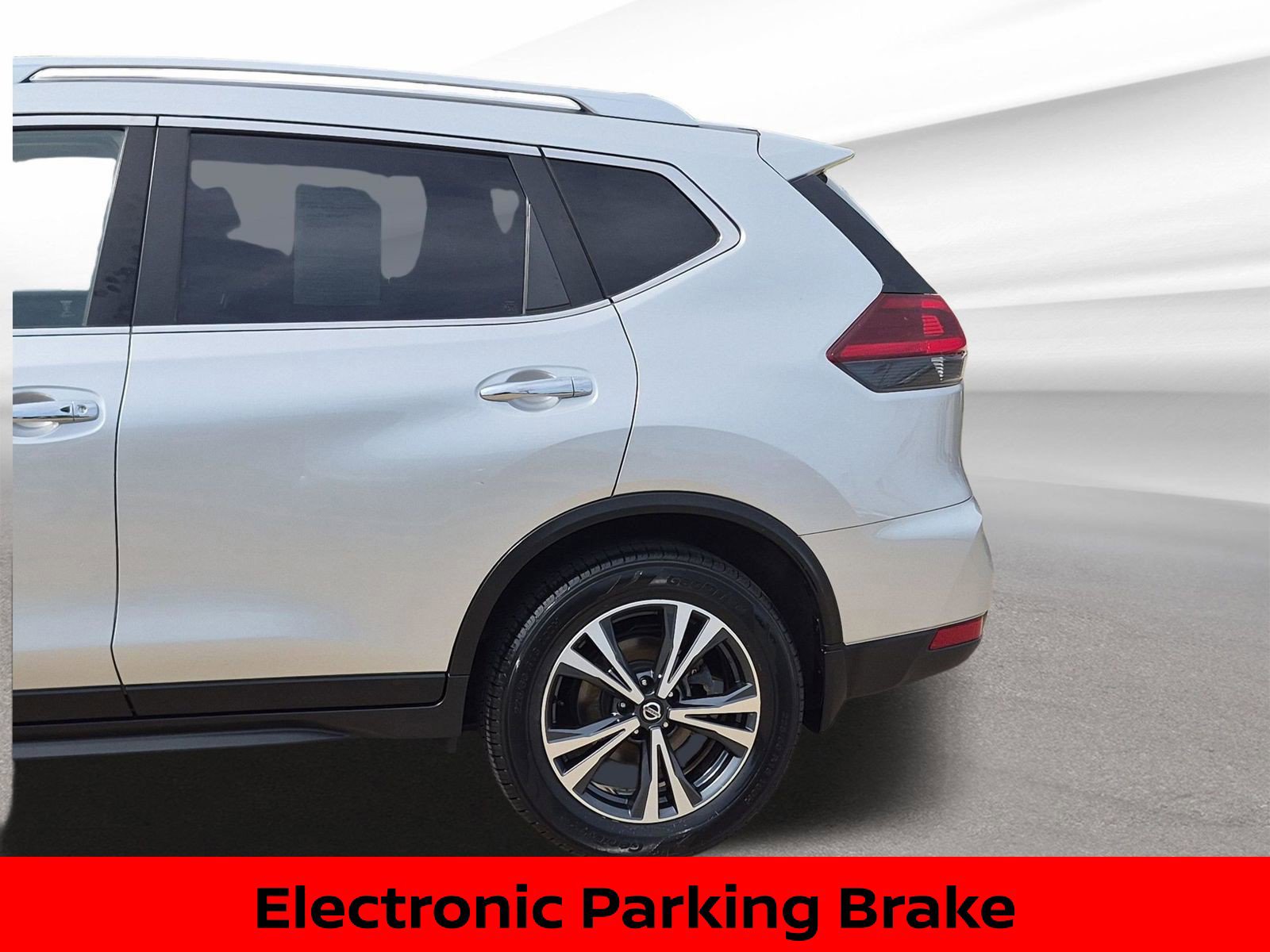 Certified 2020 Nissan Rogue SV w/ Sun & Sound Touring Package AWD/4WD image 17