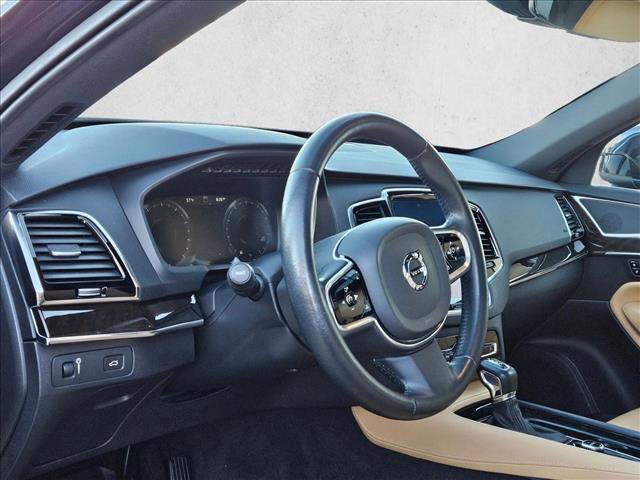 Used 2017 Volvo XC90 T6 Momentum w/ Vision Package image 9