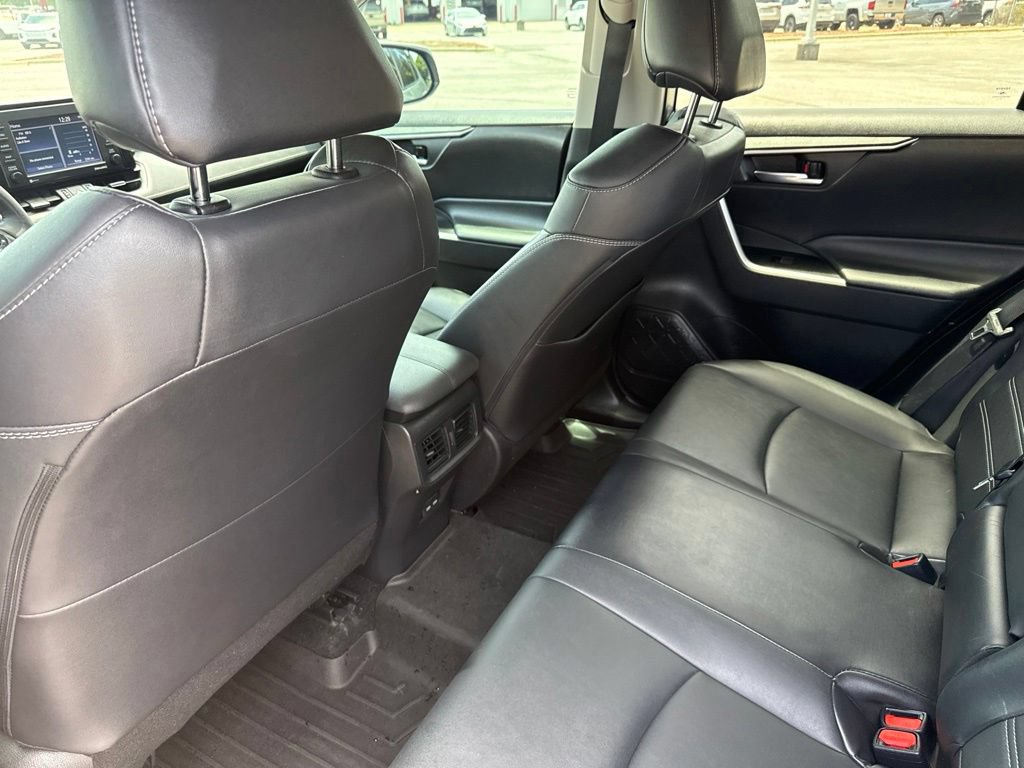 Used 2022 Toyota RAV4 XLE Premium AWD/4WD image 16