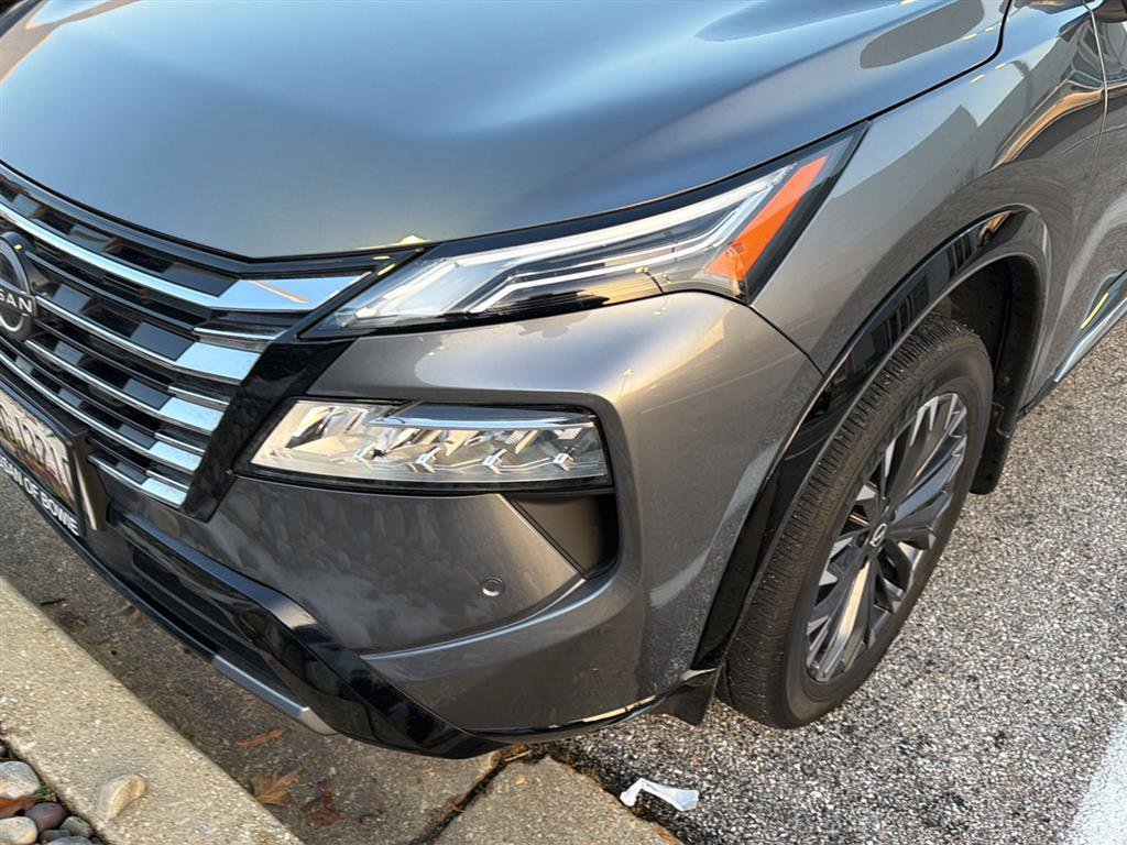 Used 2024 Nissan Rogue Platinum image 44