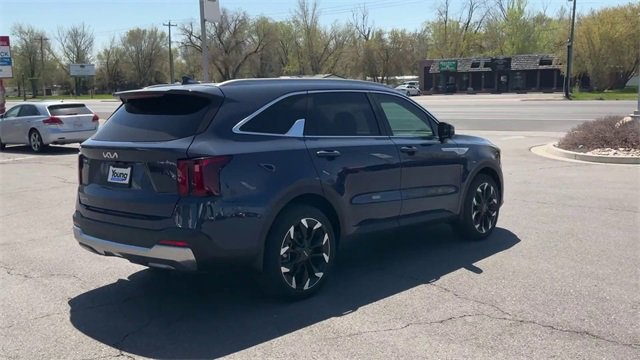 Used 2025 Kia Sorento SX image 7