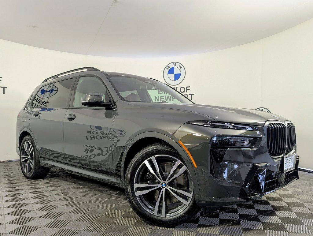 Used 2026 BMW X7 xDrive40i w/ M Sport Package image 3