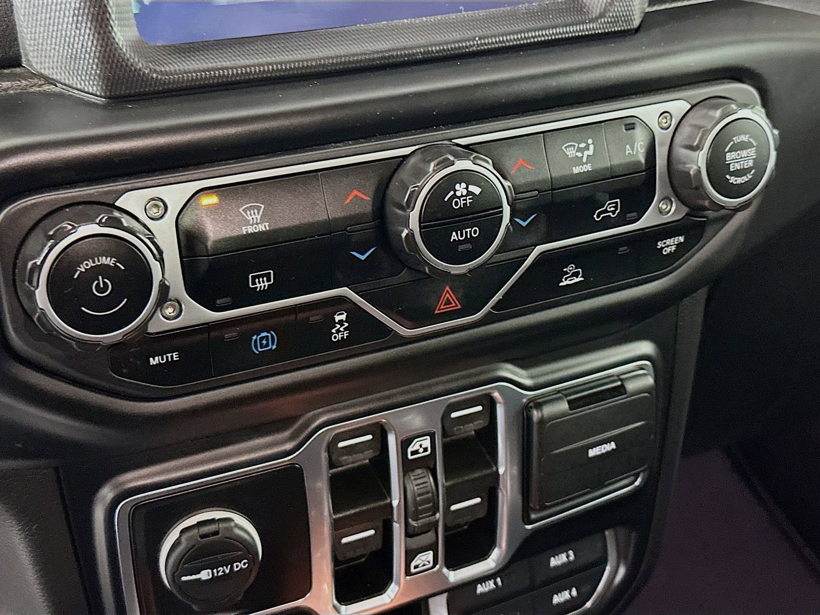 Used 2023 Jeep Wrangler Sahara 4xe image 17