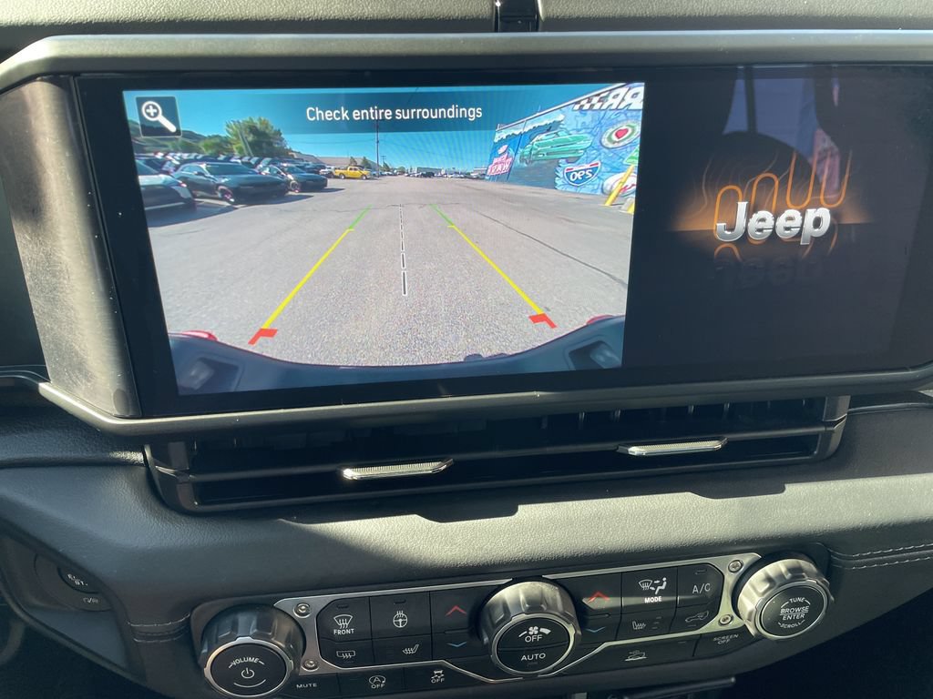Certified 2025 Jeep Gladiator Mojave w/ Convenience Group AWD/4WD image 20