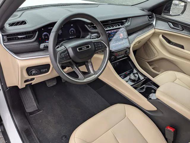 Certified 2023 Jeep Grand Cherokee Limited AWD/4WD image 12