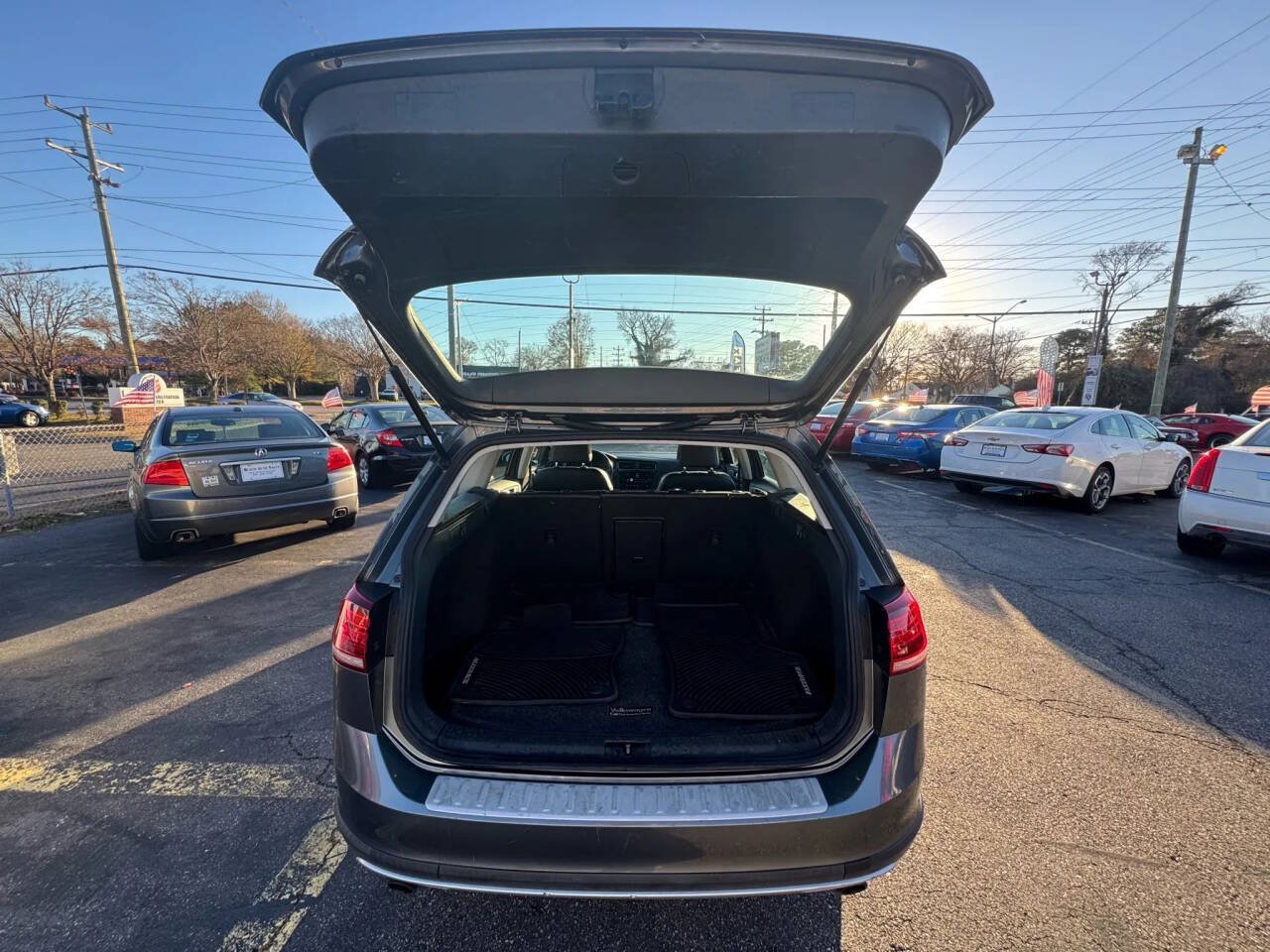 Used 2019 Volkswagen Golf Alltrack SE AWD/4WD image 19