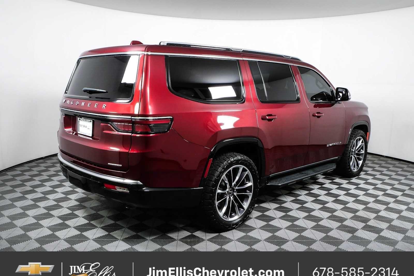 Used 2022 Jeep Wagoneer Series II w/ Premium Group I AWD/4WD image 3