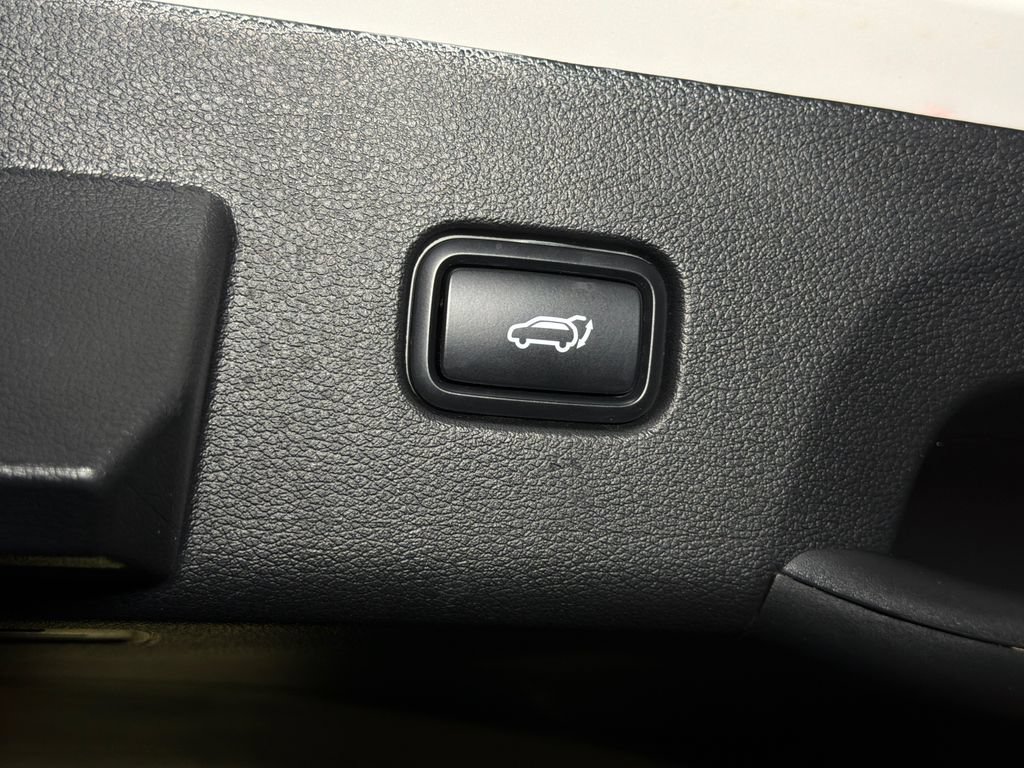 Certified 2025 Kia Sportage SX Prestige AWD/4WD image 8