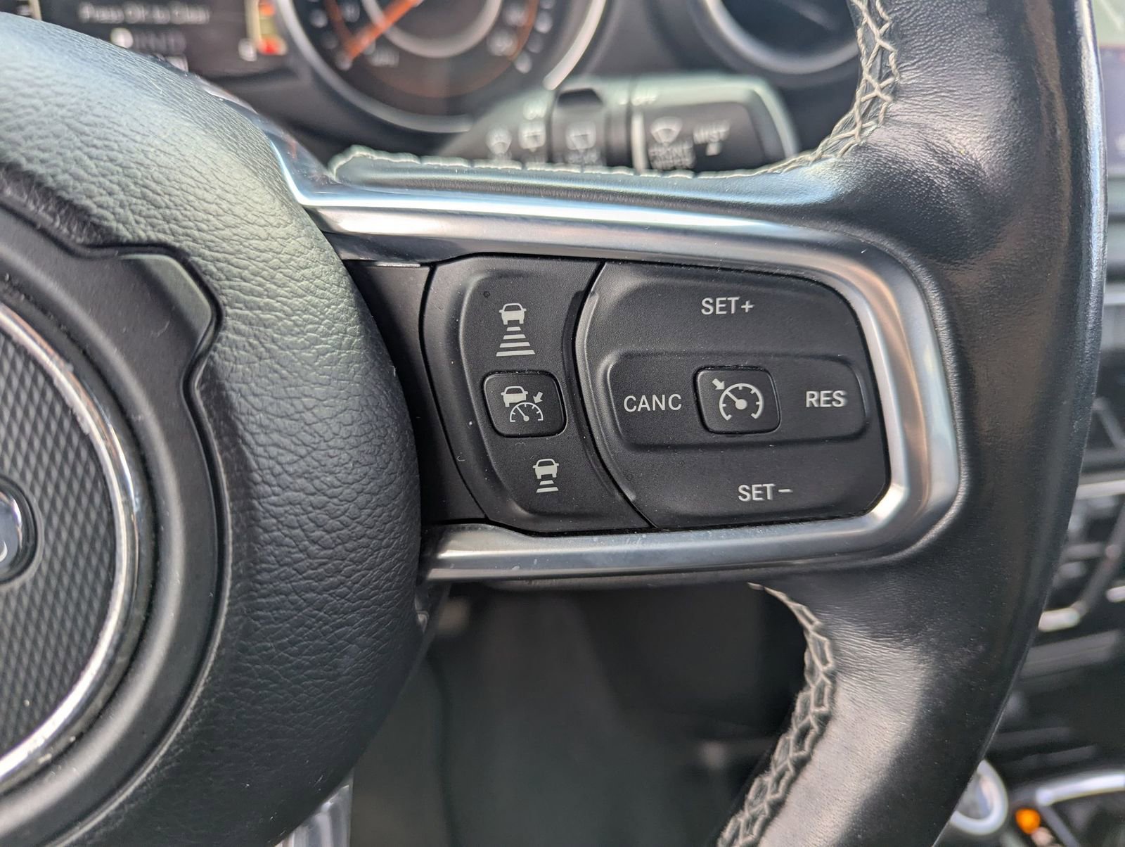Used 2020 Jeep Wrangler Unlimited Sahara image 11