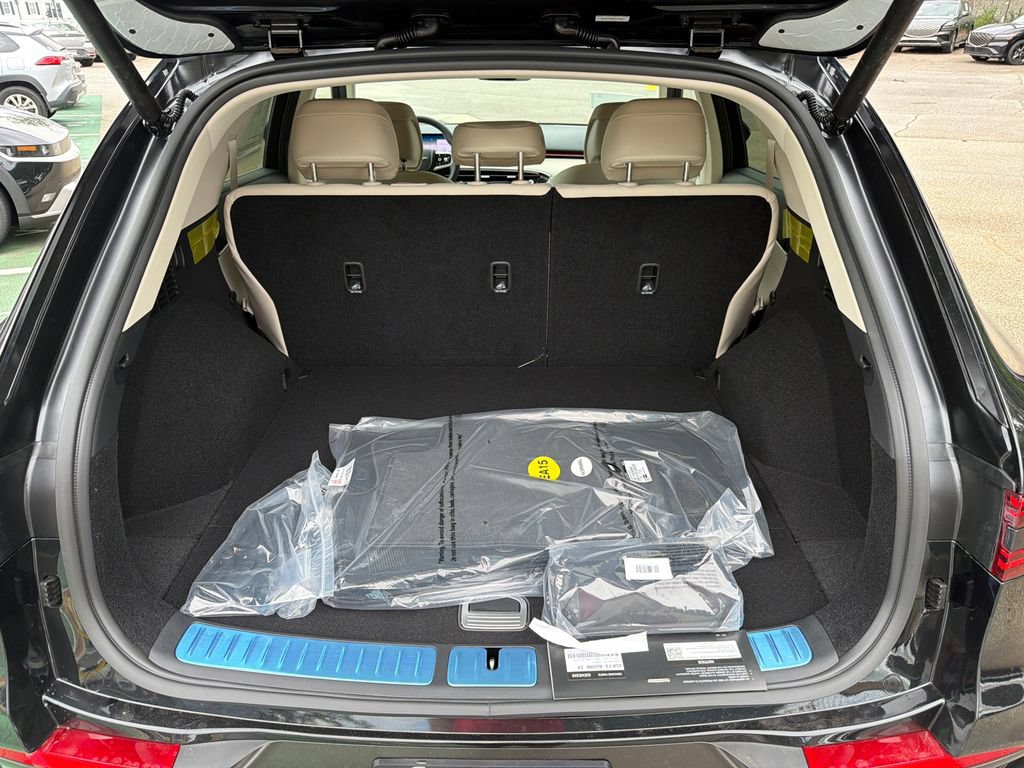 New 2027 Genesis GV70 2.5T AWD/4WD image 18