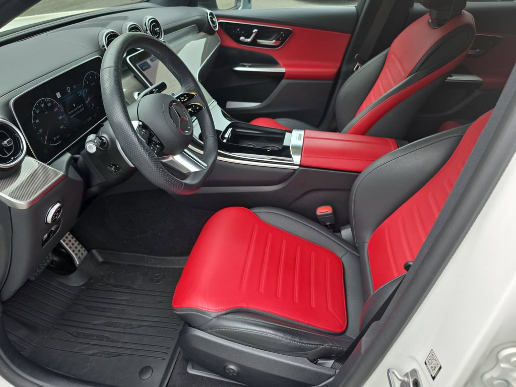 Used 2024 Mercedes-Benz GLC 300 4MATIC image 8