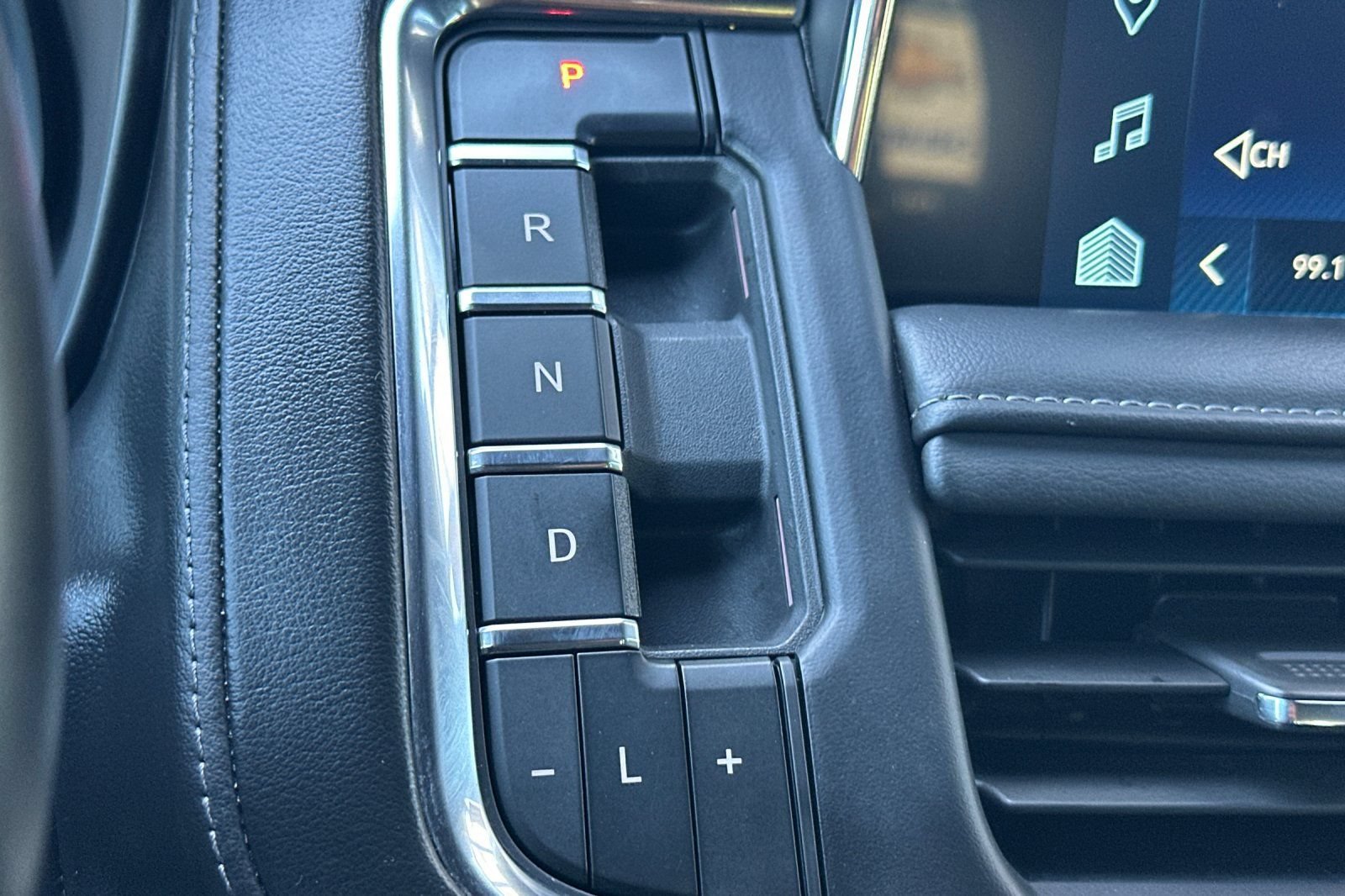 Used 2024 Chevrolet Tahoe LT AWD/4WD image 22