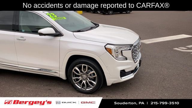 Used 2023 GMC Terrain Denali w/ Denali Premium Package AWD/4WD image 2