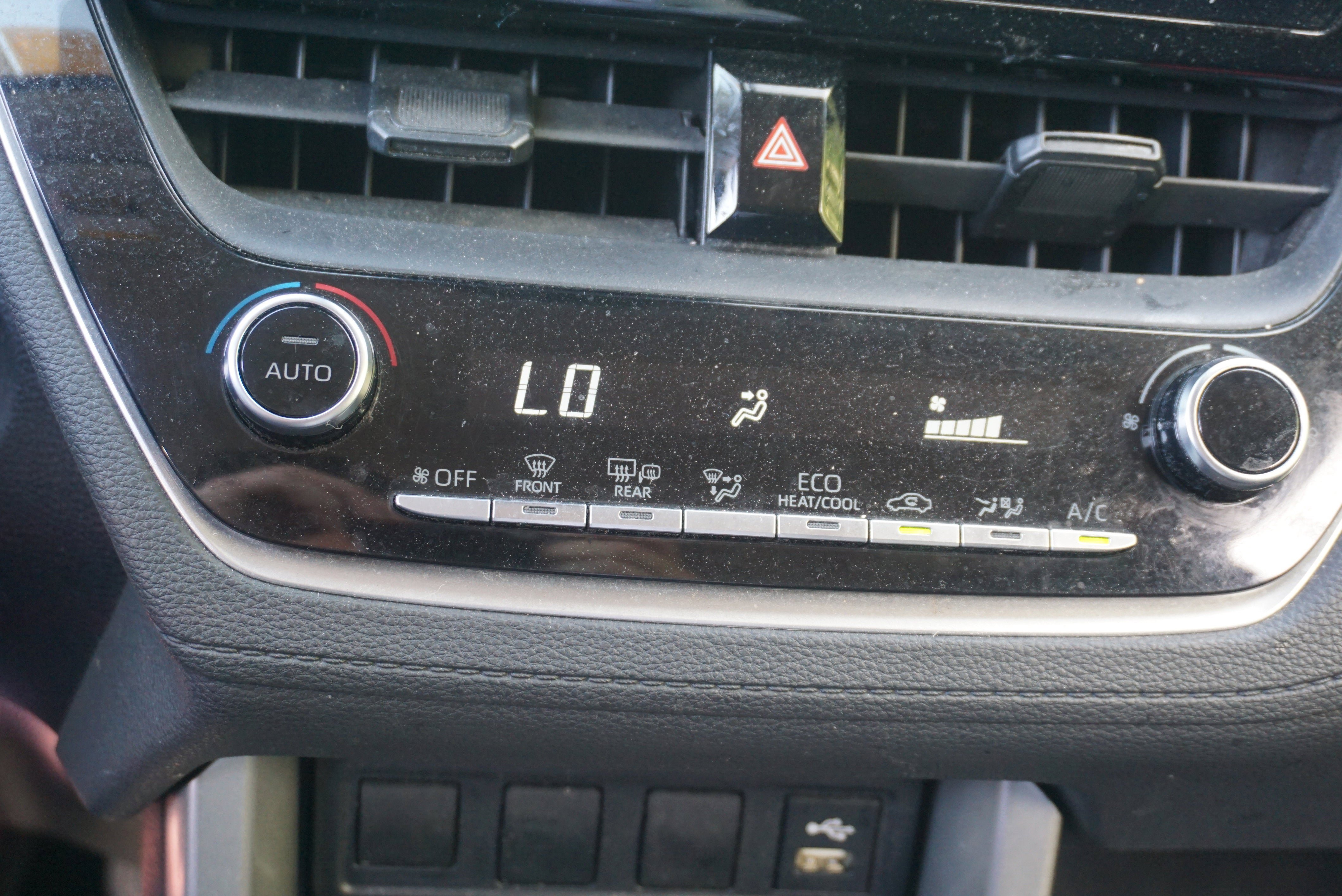 Used 2022 Toyota Corolla Cross LE AWD/4WD image 10