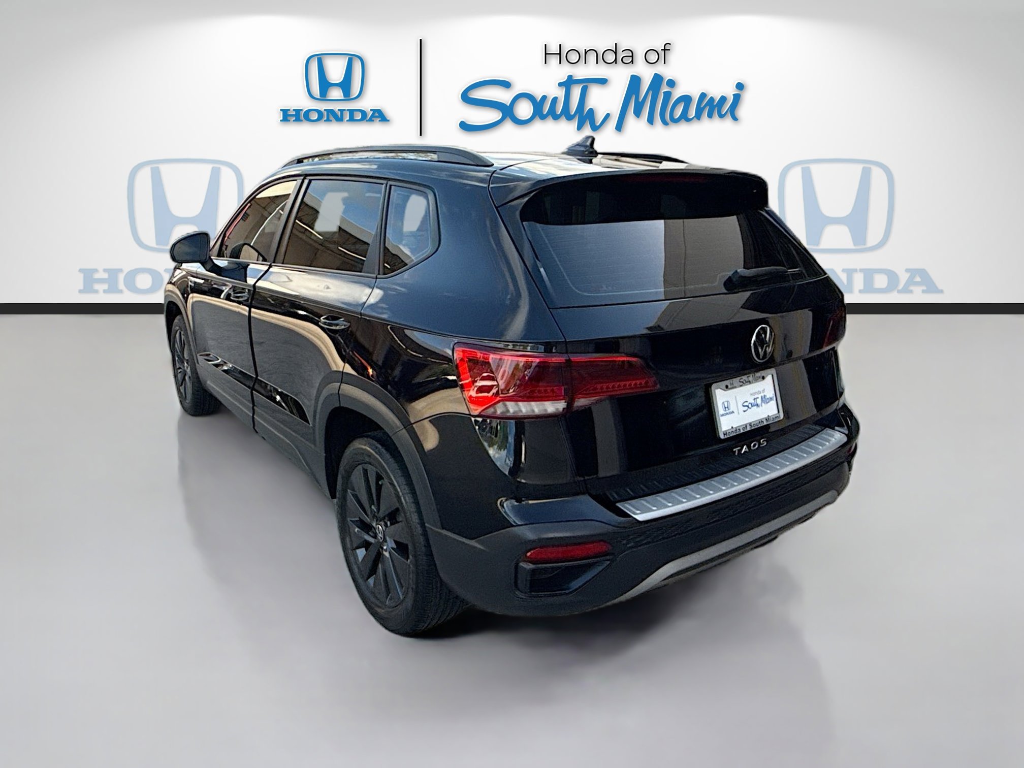 Used 2024 Volkswagen Taos S FWD image 5