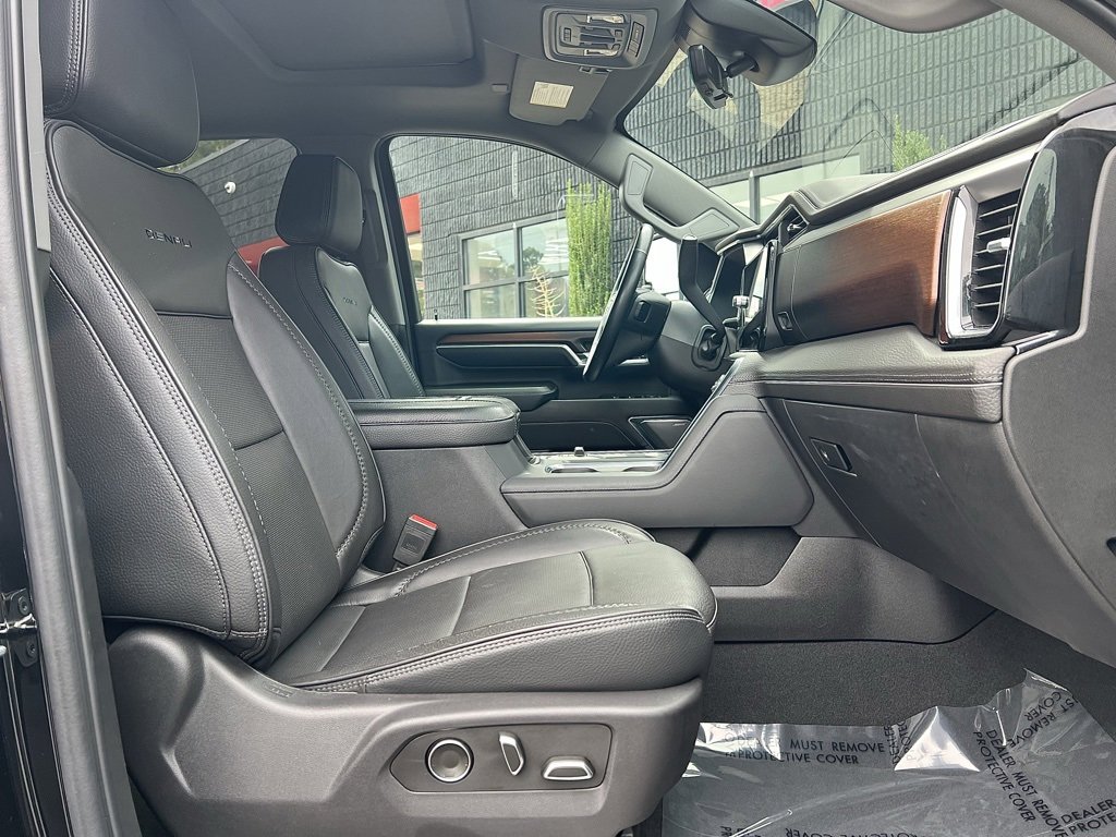 Used 2024 GMC Sierra 3500 Denali w/ Denali Reserve Package image 29