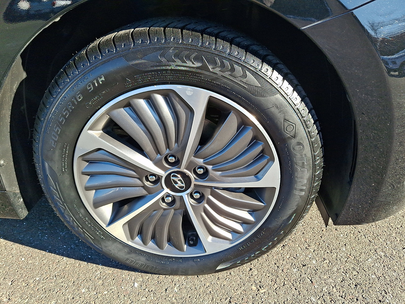 Used 2021 Hyundai Ioniq Limited image 8