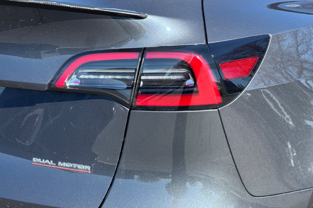 Used 2022 Tesla Model Y Performance AWD/4WD image 29