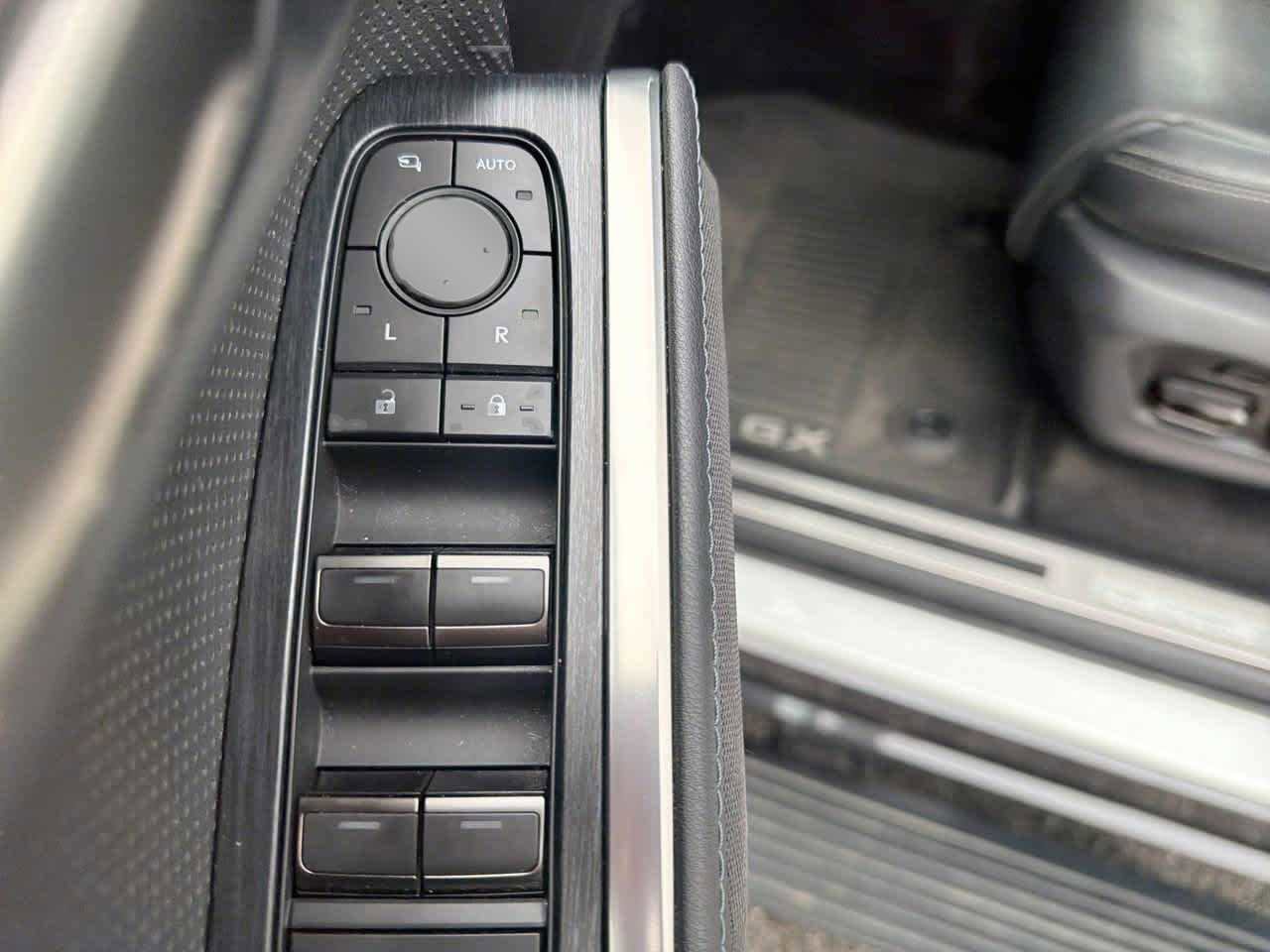 Used 2024 Lexus GX 550 w/ Cold Area Package image 17