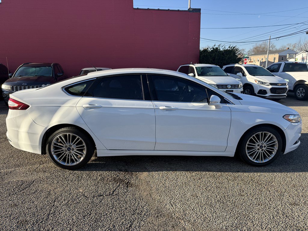 Used 2015 Ford Fusion SE w/ Equipment Group 202A image 6