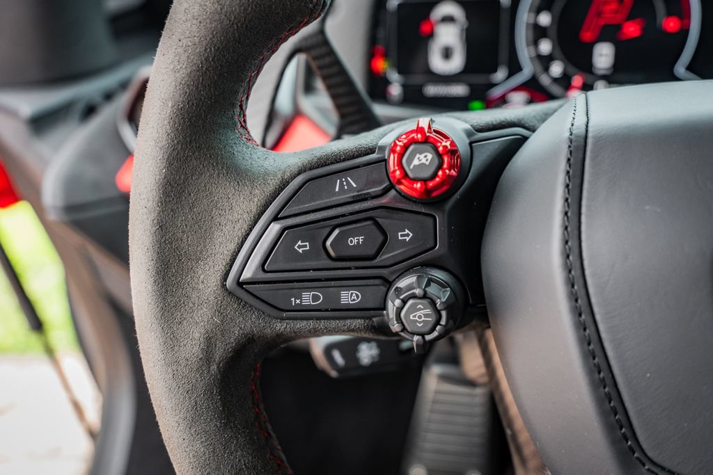 Used 2025 Lamborghini Revuelto AWD/4WD image 24