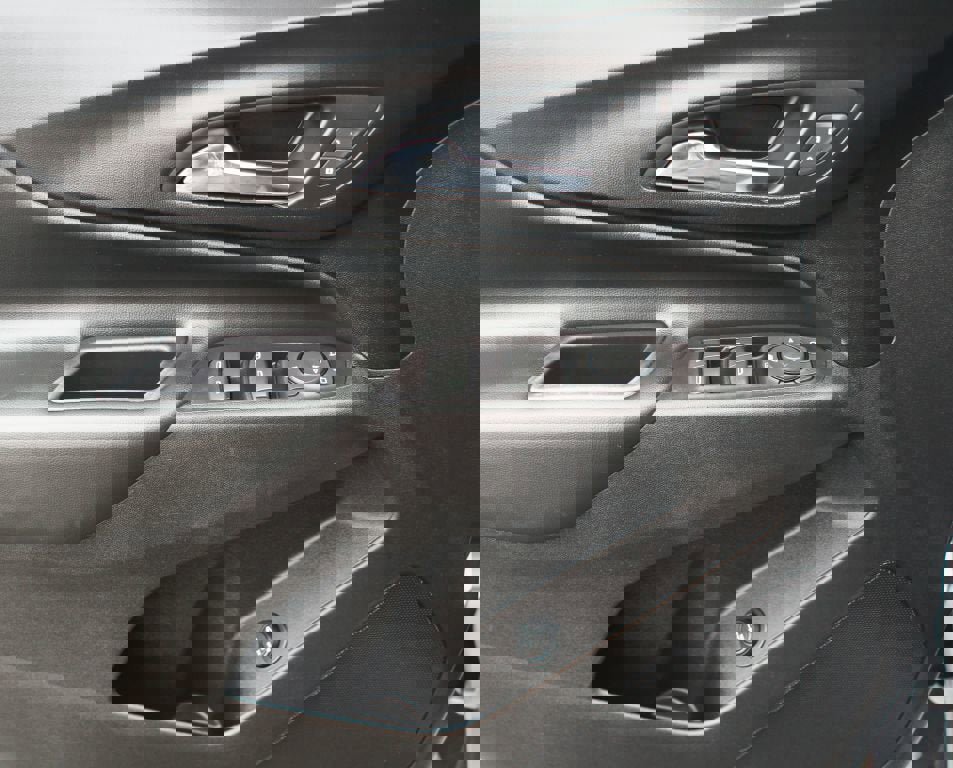 Used 2018 Chevrolet Equinox LT image 29