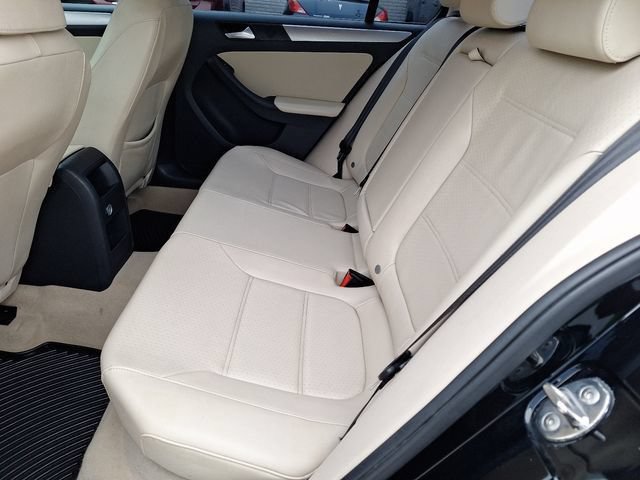 Used 2015 Volkswagen Jetta SE FWD image 28