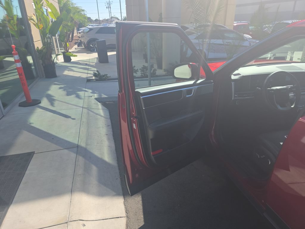 Used 2025 Hyundai Santa Fe SEL FWD image 10