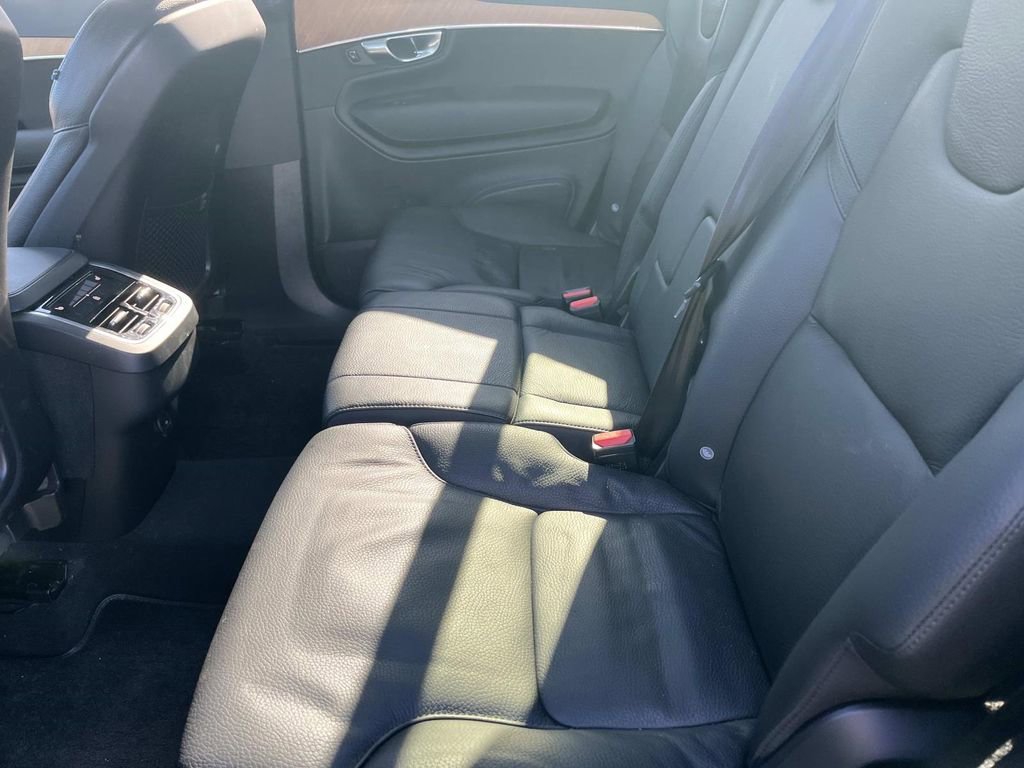 Used 2023 Volvo XC90 B6 Plus image 19