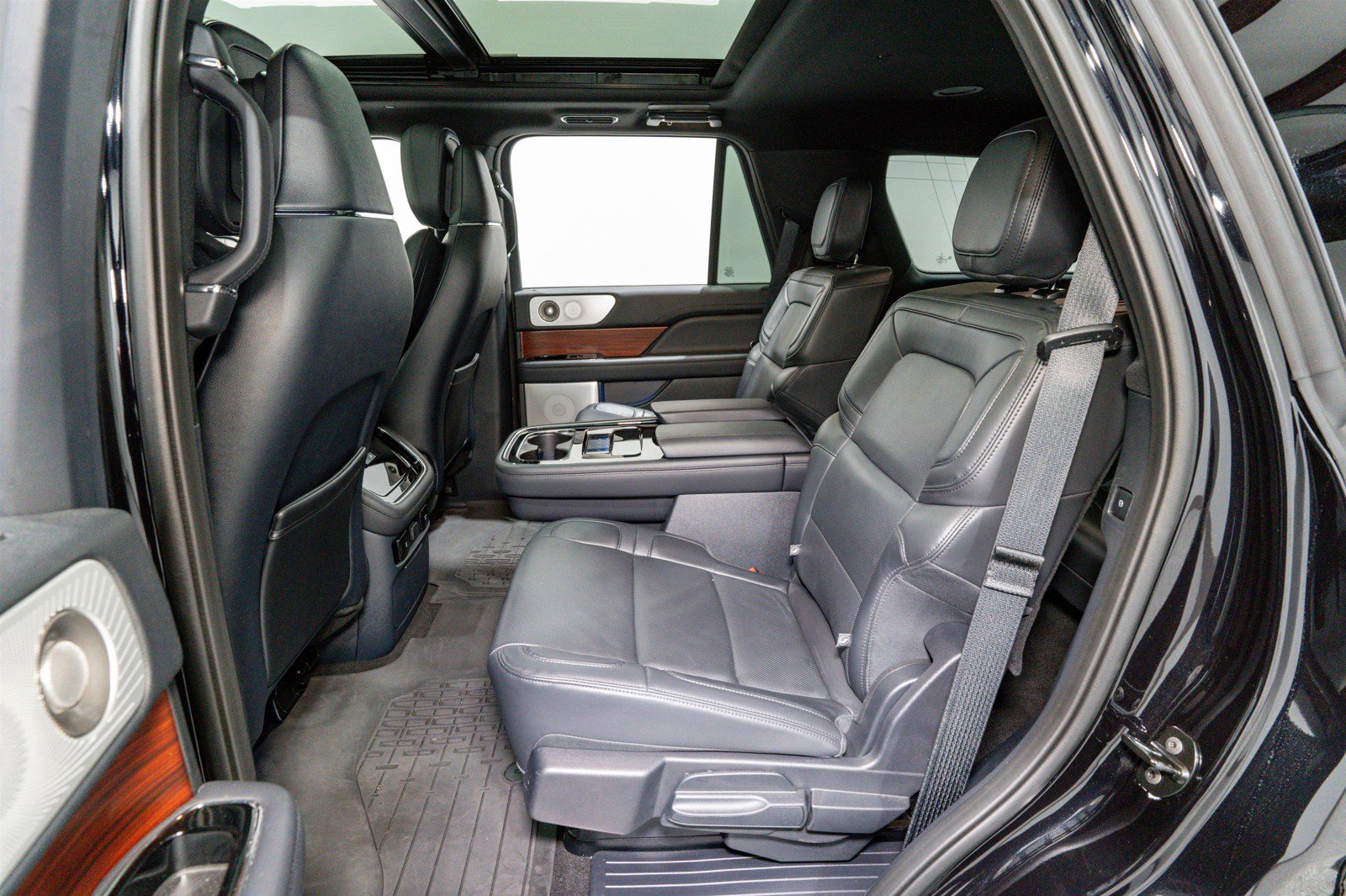 Used 2024 Lincoln Navigator Reserve w/ Equipment Group 201A image 35