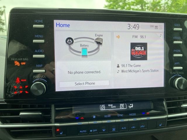 Used 2023 Toyota Sienna XLE FWD image 5