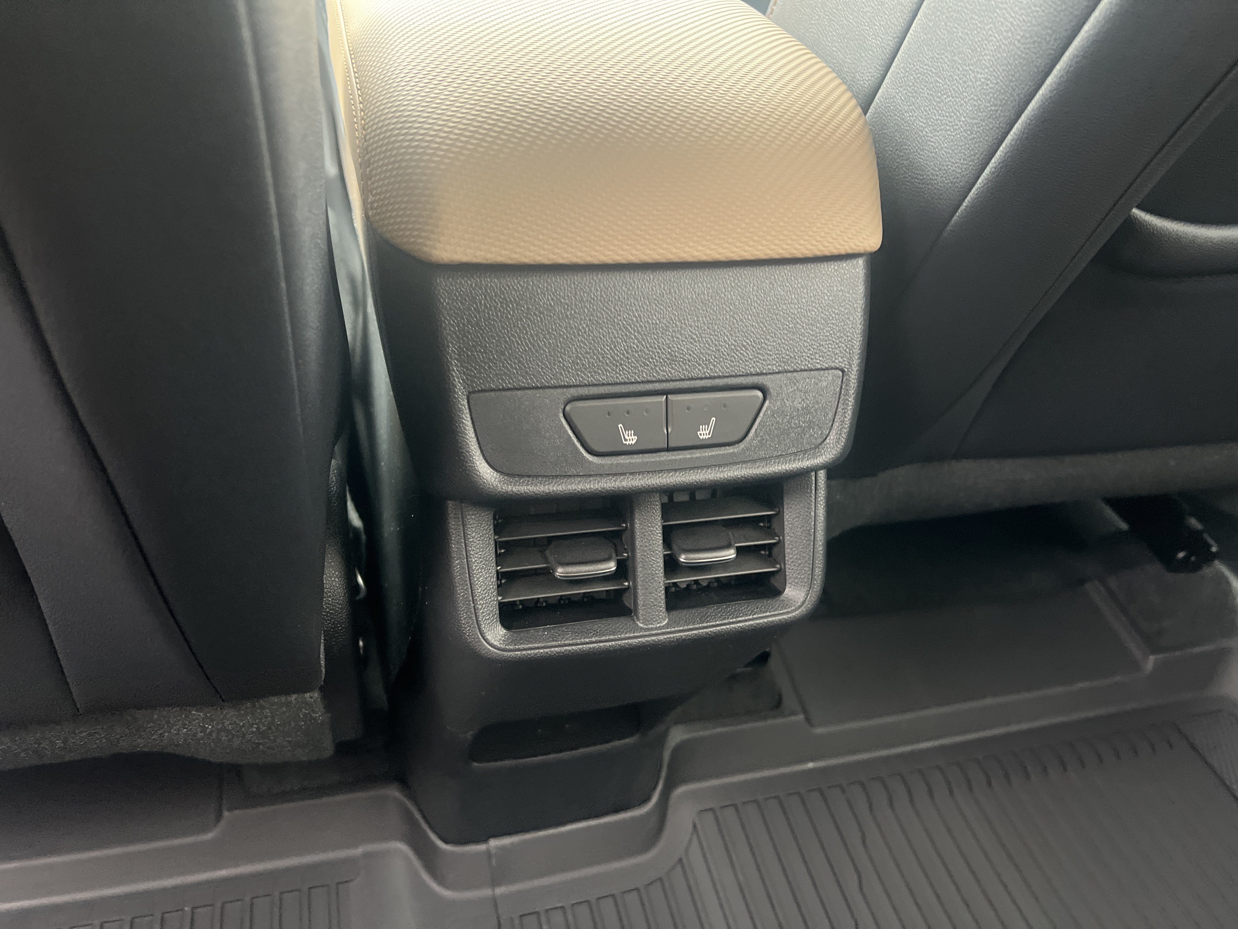 Certified 2026 Chevrolet Equinox ACTIV w/ Convenience Package III AWD/4WD image 13