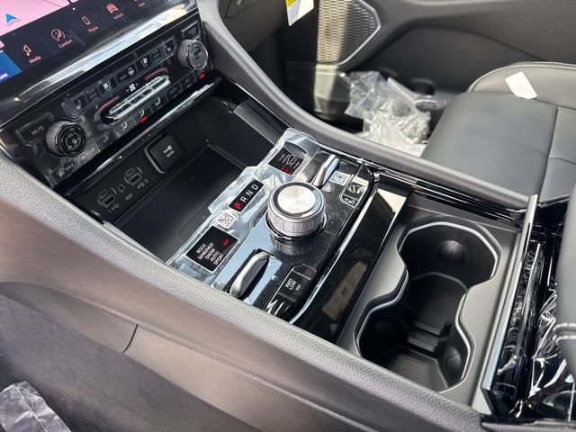 New 2025 Jeep Grand Cherokee Overland w/ Luxury Tech Group IV AWD/4WD image 21