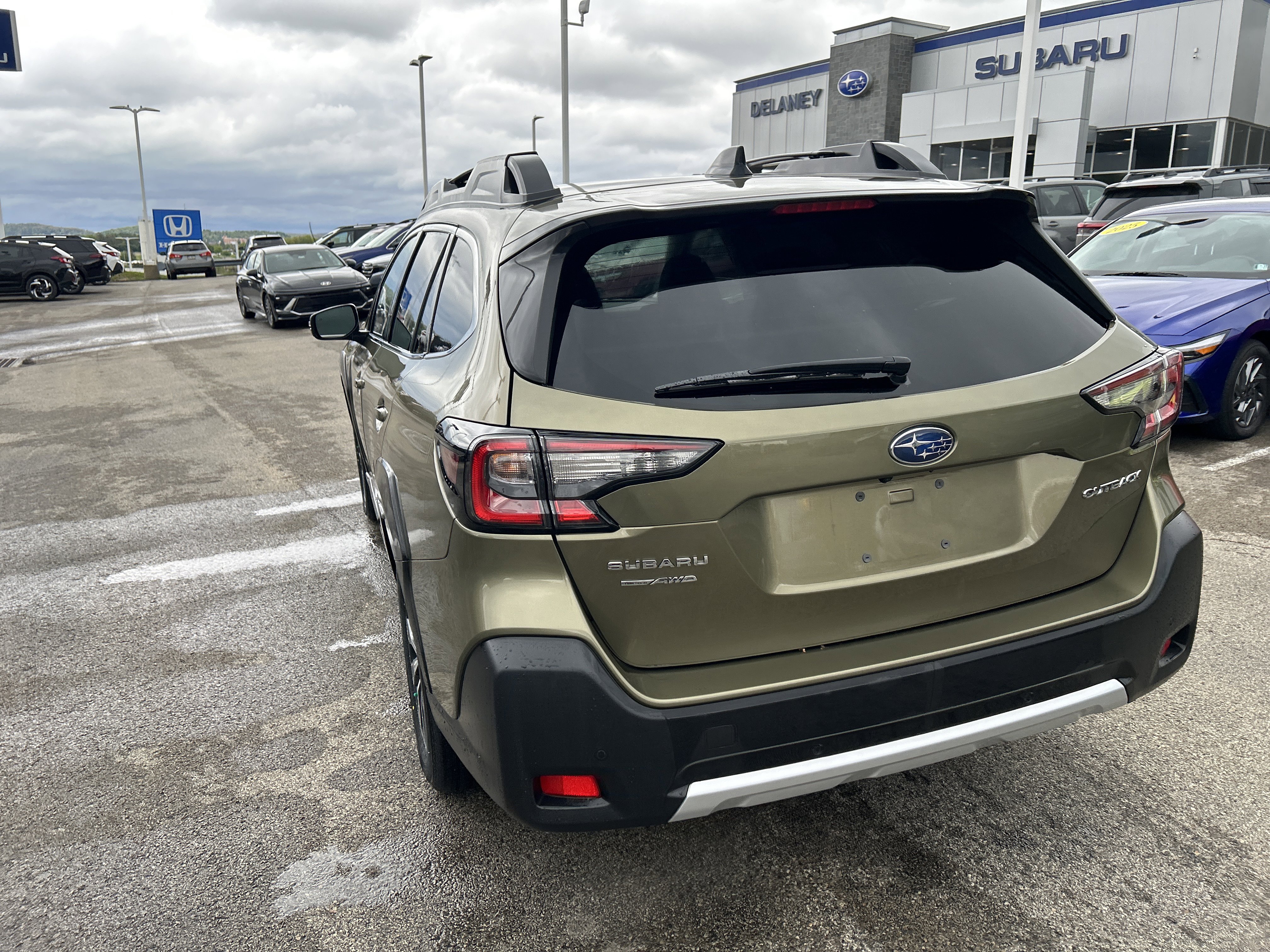 Used 2024 Subaru Outback Limited AWD/4WD image 12