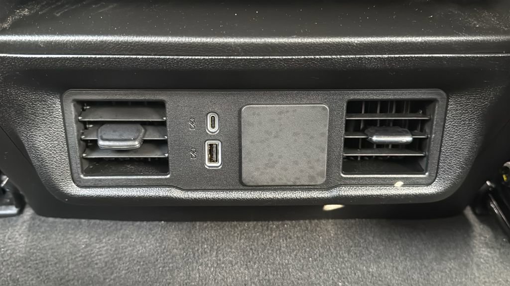 Used 2024 Chevrolet Silverado 2500 Custom w/ Custom Convenience Package image 17