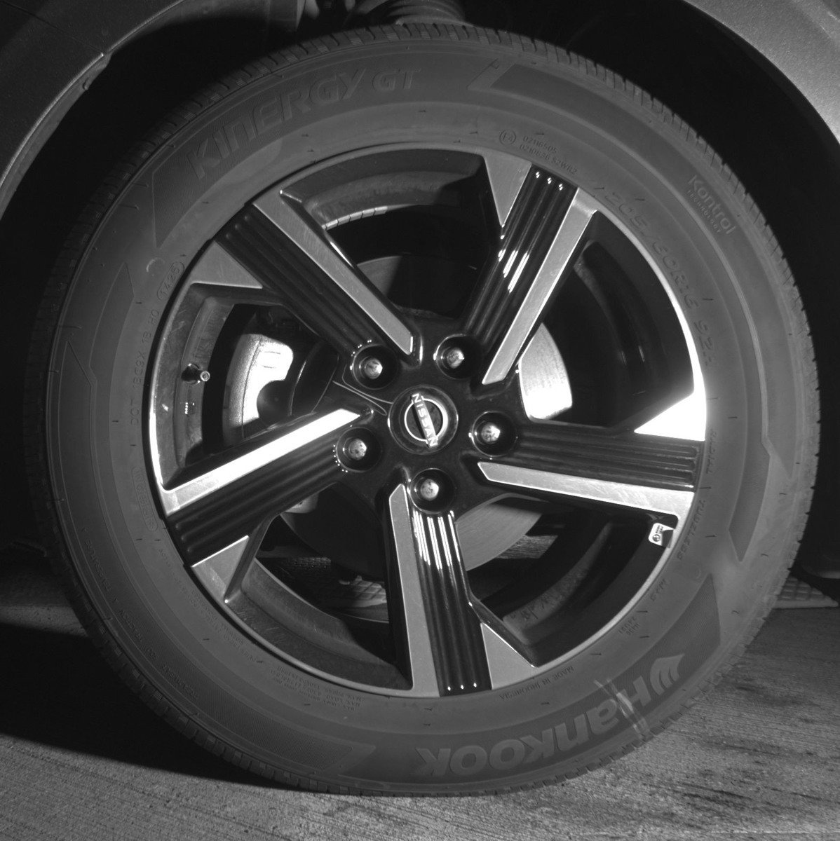Used 2025 Nissan Sentra SV FWD image 9