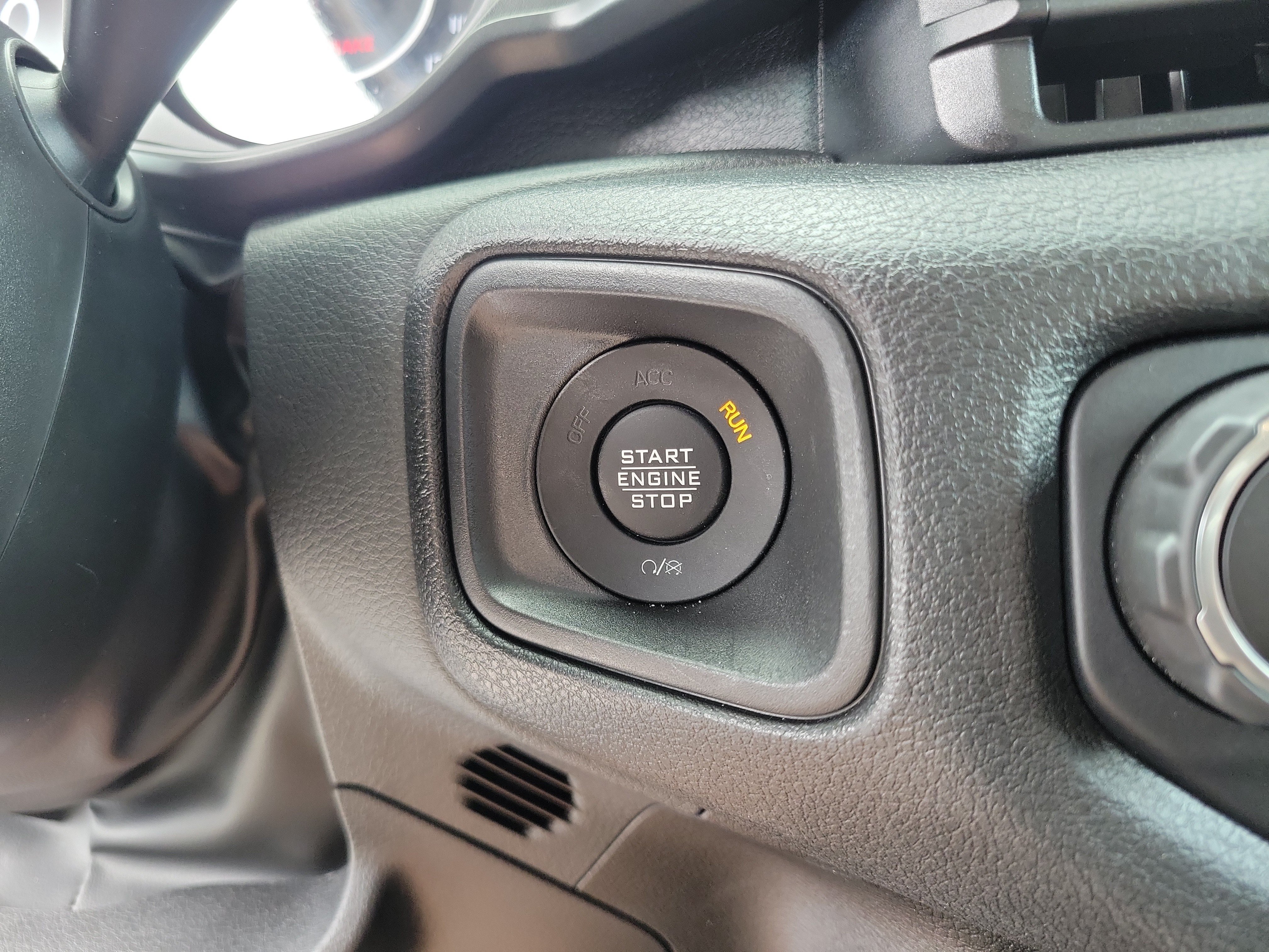 Used 2025 Jeep Wrangler Sport AWD/4WD image 22