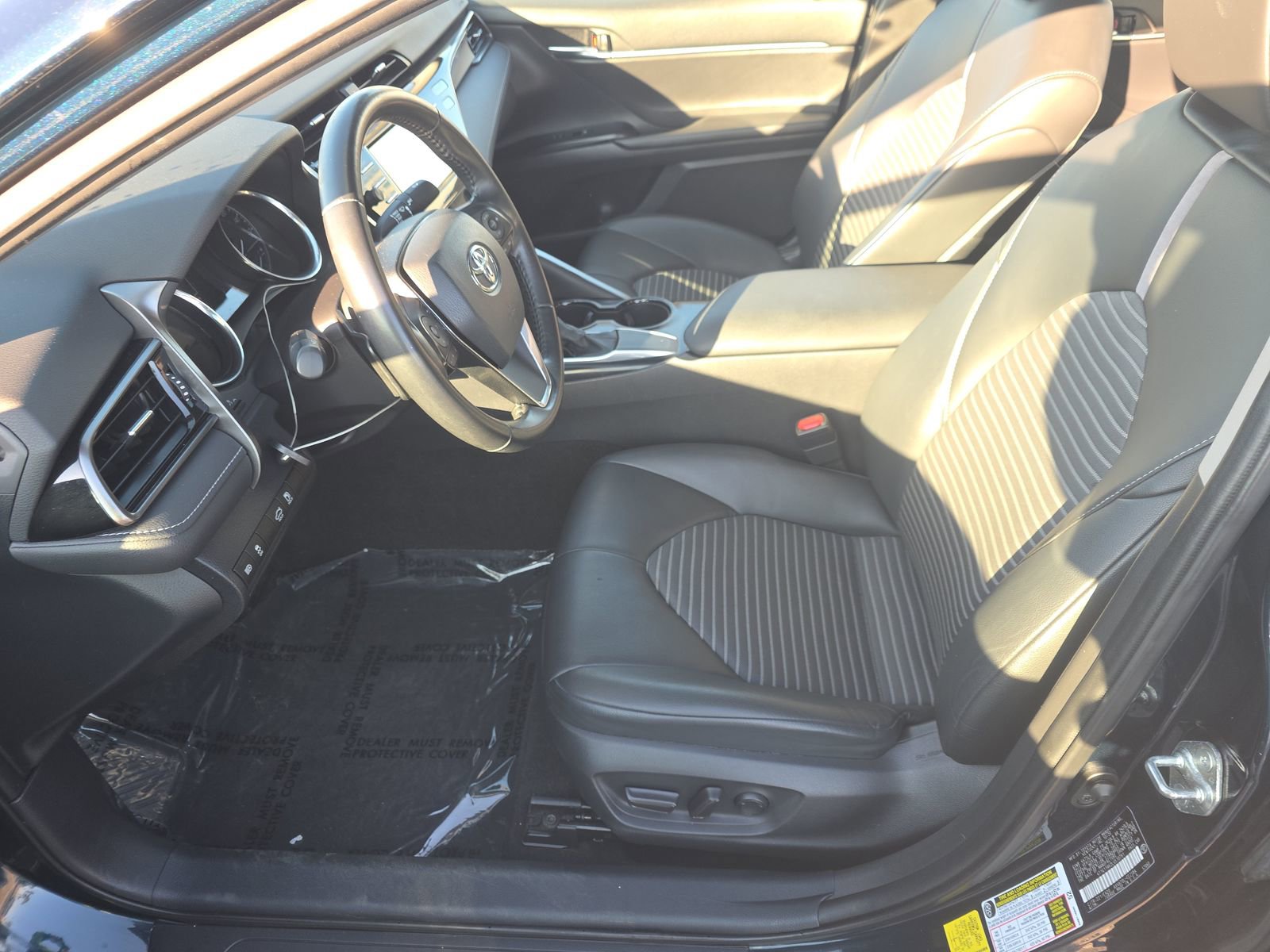 Used 2020 Toyota Camry SE image 11