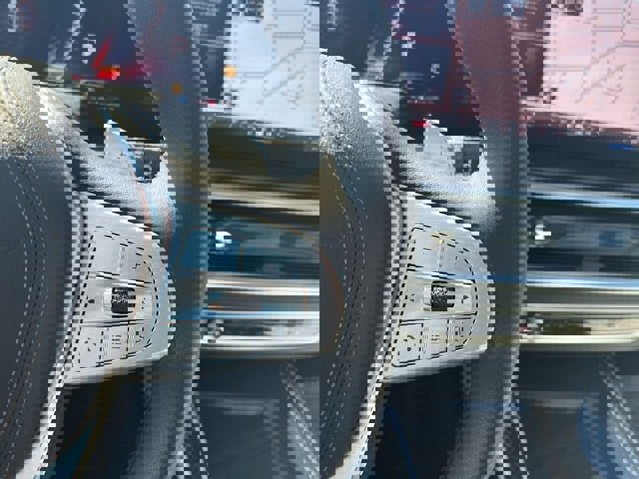 Used 2025 BMW X7 xDrive40i w/ Climate Comfort Package image 26