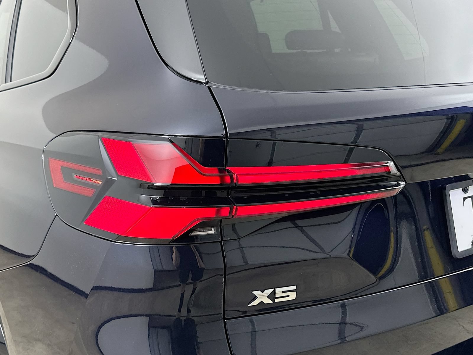New 2026 BMW X5 M60i AWD/4WD image 12