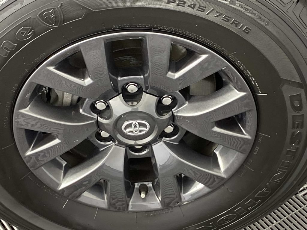 Used 2023 Toyota Tacoma SR5 AWD/4WD image 29